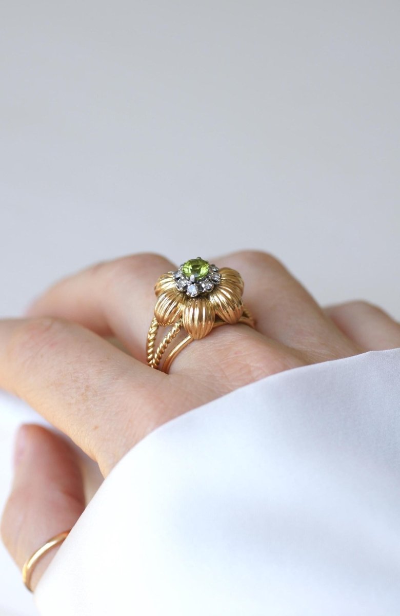 Bague Cocktail Fleur Péridot Diamants Or Jaune - Castafiore