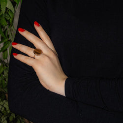 Bague Cocktail GINETTE NY "Ever Tiger Eye Disc" en or rose et oeil du tigre - Castafiore