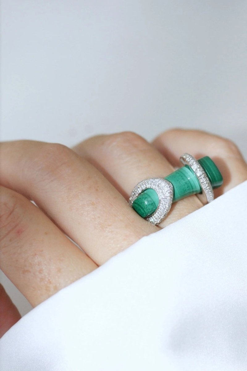 Bague Cocktail Gucci, malachite et diamants sur or blanc - Castafiore