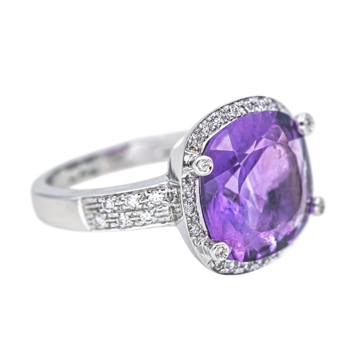 Bague Cocktail POIRAY "Filles Antik" en or blanc, améthyste et diamants - Castafiore