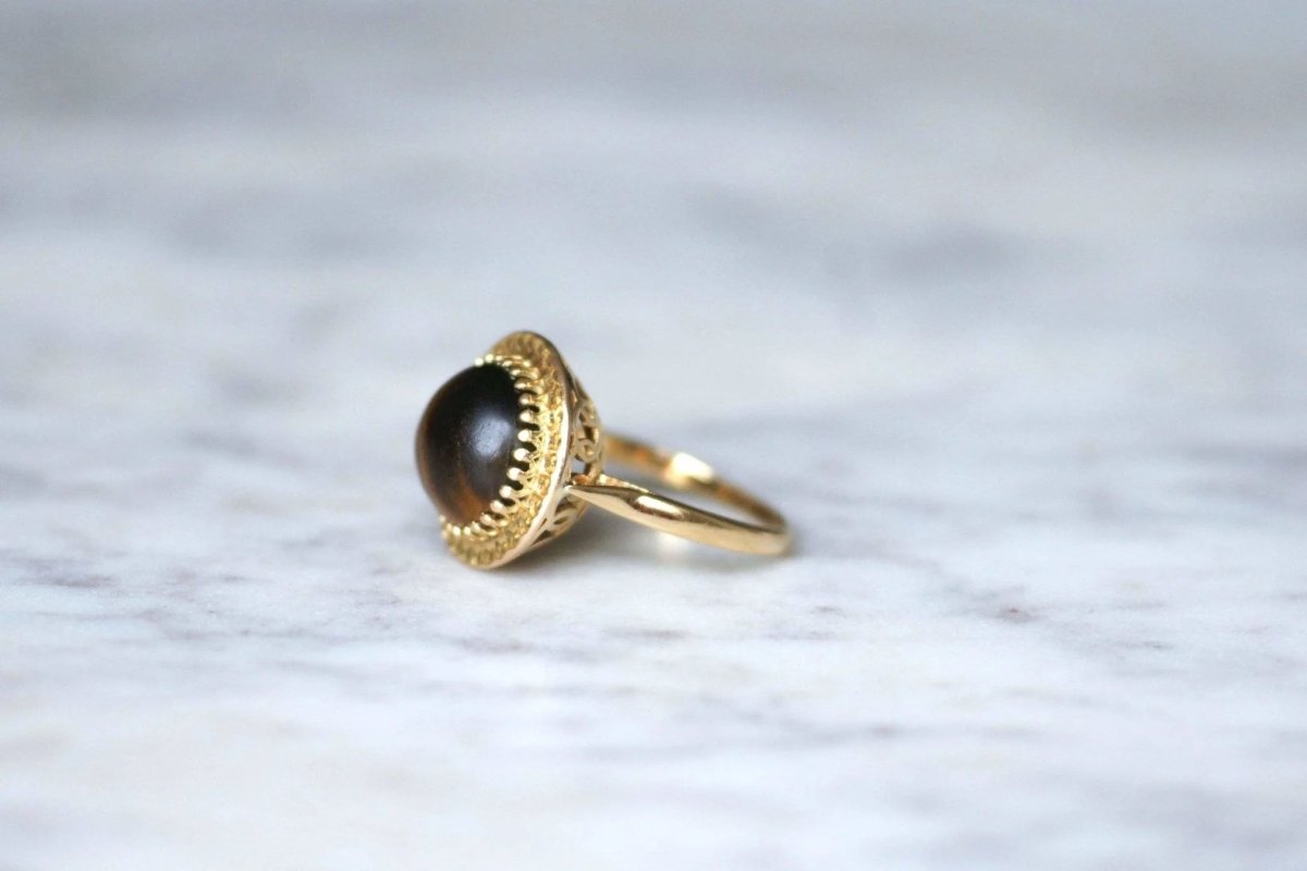 Bague cocktail vintage or jaune et quartz oeil de tigre - Castafiore