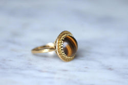 Bague cocktail vintage or jaune et quartz oeil de tigre - Castafiore
