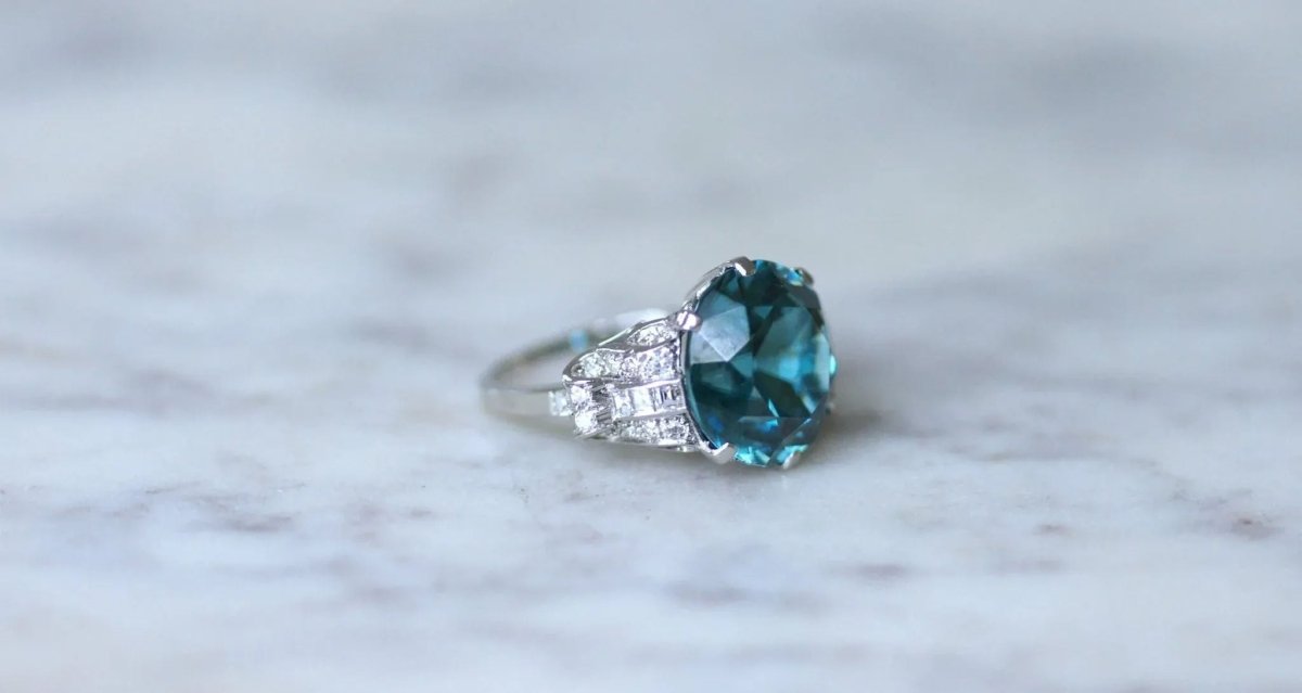 Bague Cocktail Zircon bleu et diamants sur platine - Castafiore