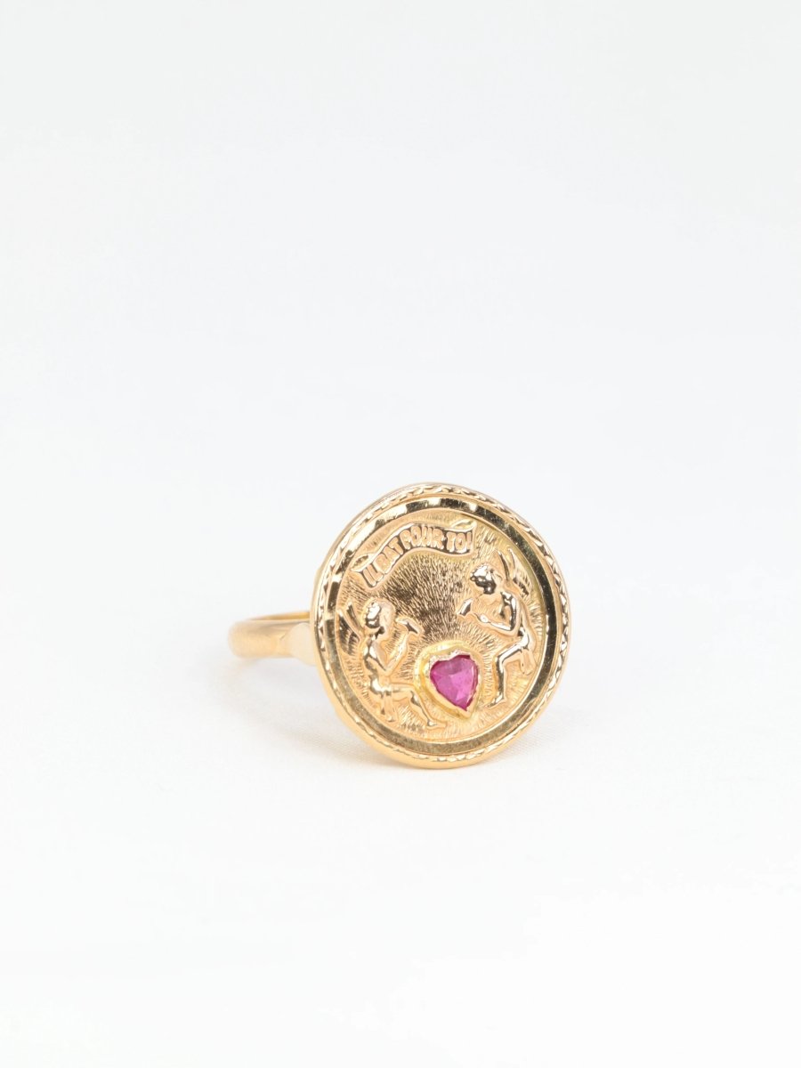 Bague d’amour vintage IL BAT POUR TOI en or et rubis - Castafiore