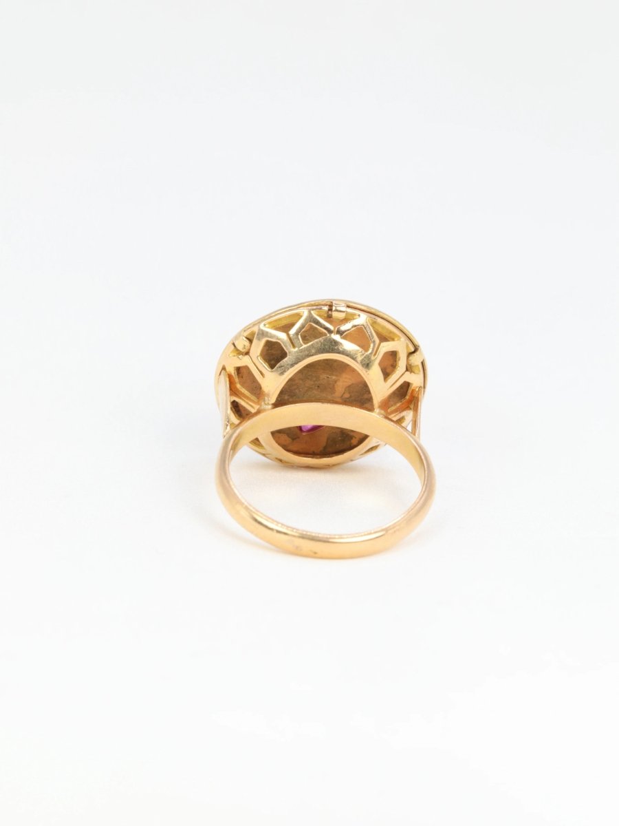 Bague d’amour vintage IL BAT POUR TOI en or et rubis - Castafiore