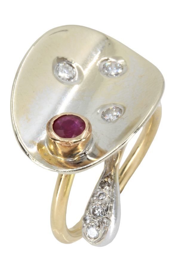 BAGUE DE CRÉATEUR RUBIS ET DIAMANTS - Castafiore