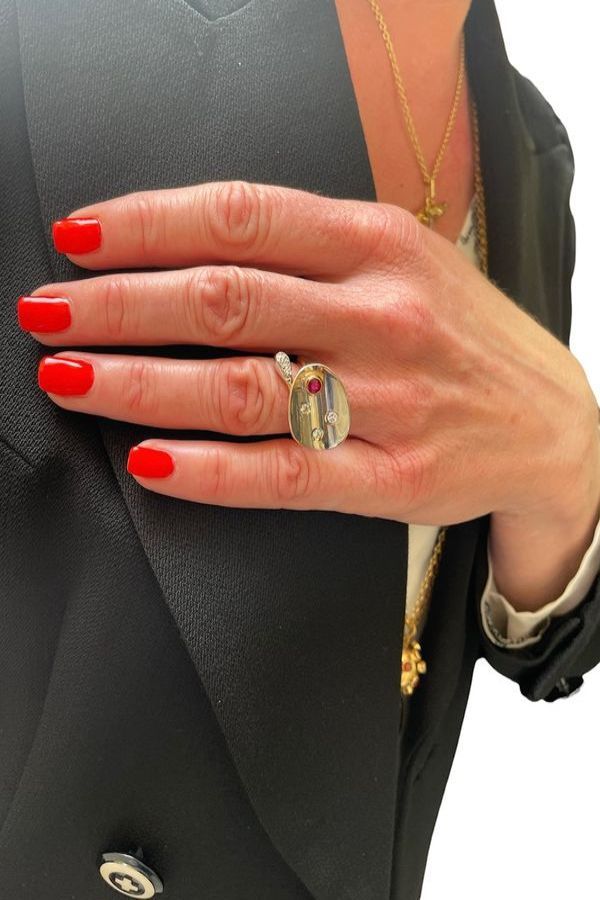 BAGUE DE CRÉATEUR RUBIS ET DIAMANTS - Castafiore