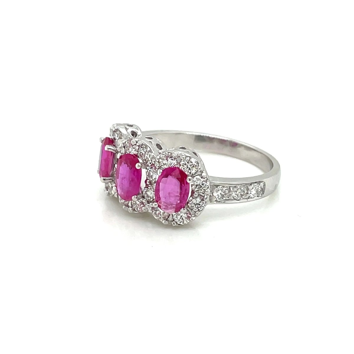 Bague de fiançailles à trois pierres, rubis et diamant - Castafiore