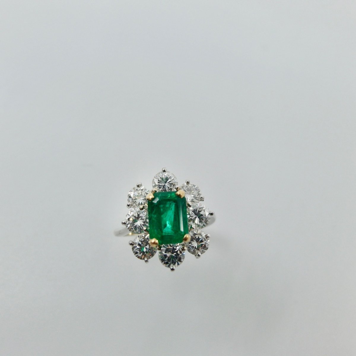 Bague de fiançailles diamants émeraude - Castafiore