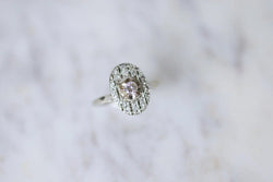 Bague de fiançailles ovale Art Deco platine or blanc et diamants - Castafiore