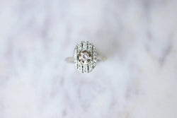Bague de fiançailles ovale Art Deco platine or blanc et diamants - Castafiore