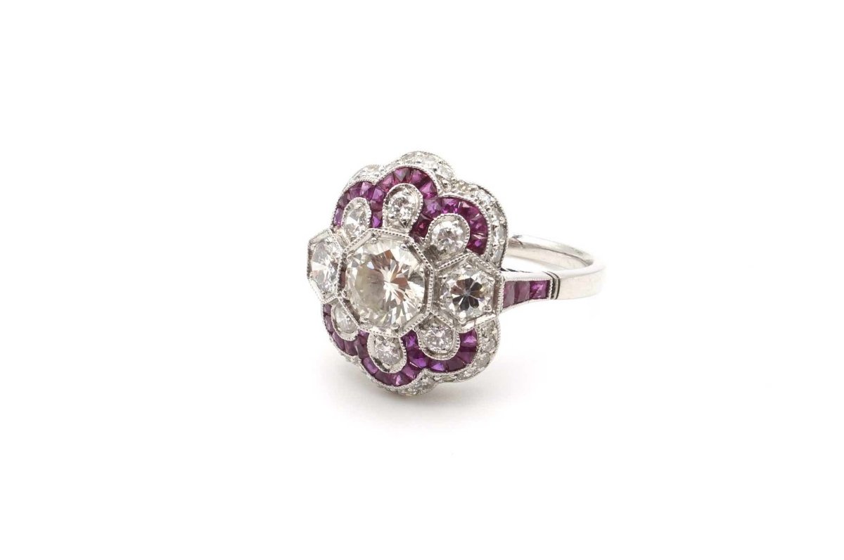Bague de style Art Déco rubis et diamants en platine - Castafiore