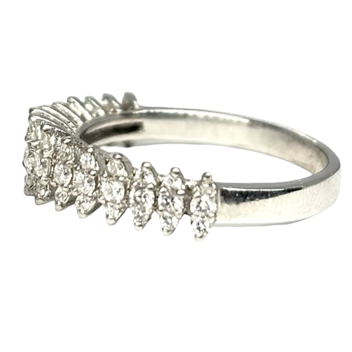 Bague demi - alliance en or blanc et diamant - Castafiore