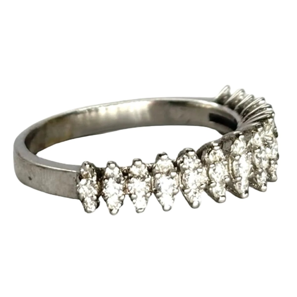 Bague demi - alliance en or blanc et diamant - Castafiore