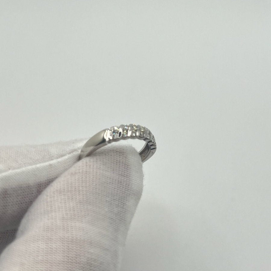 Bague DEMI ALLIANCE en or blanc et diamants - Castafiore