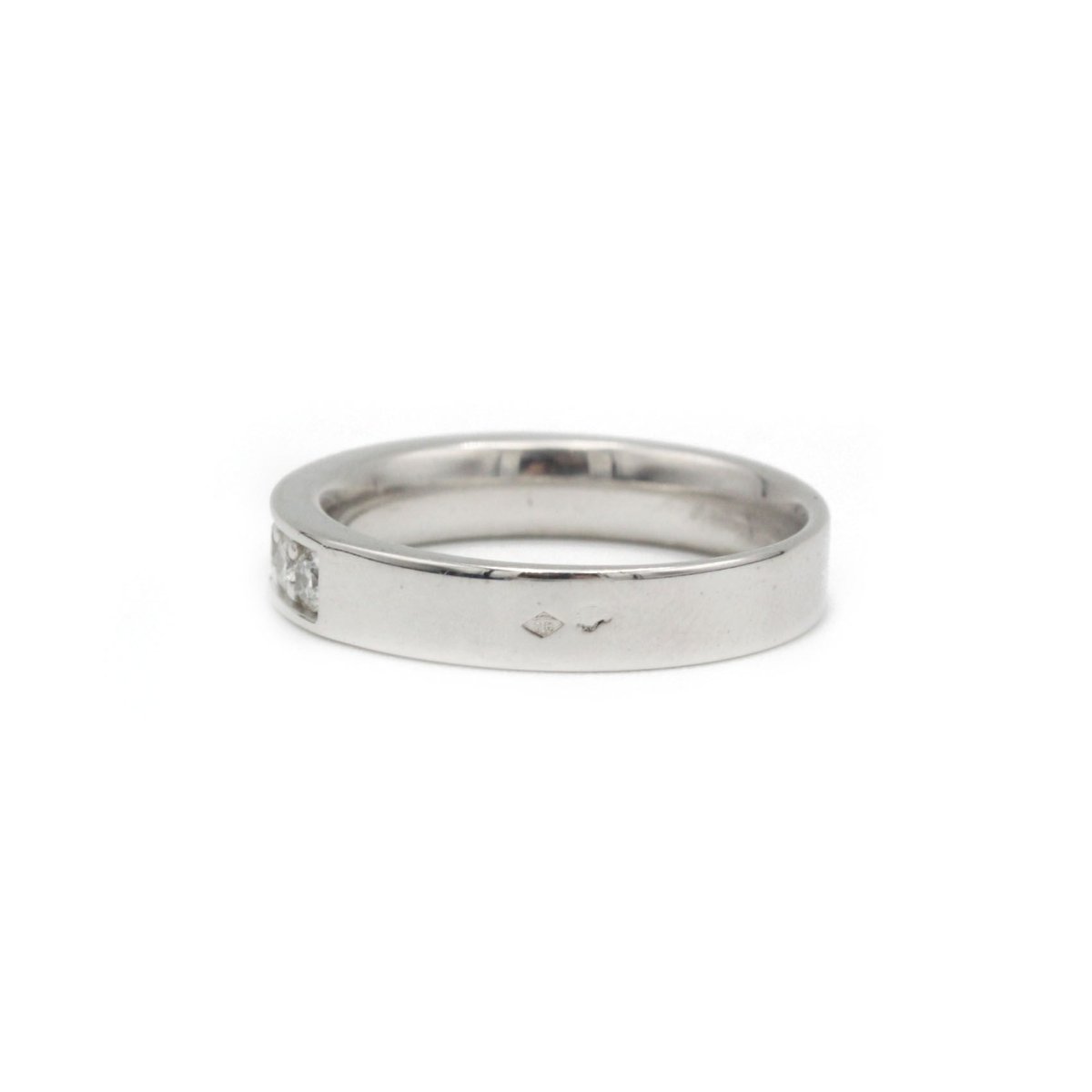 Bague demi alliance en or blanc et diamants - Castafiore