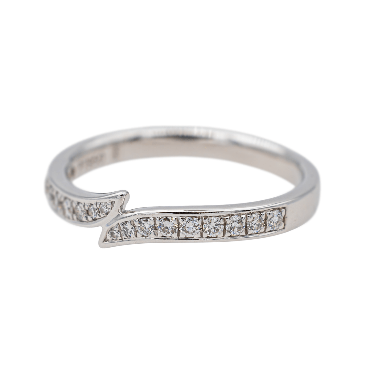 Bague Demi alliance en platine et diamant - Castafiore