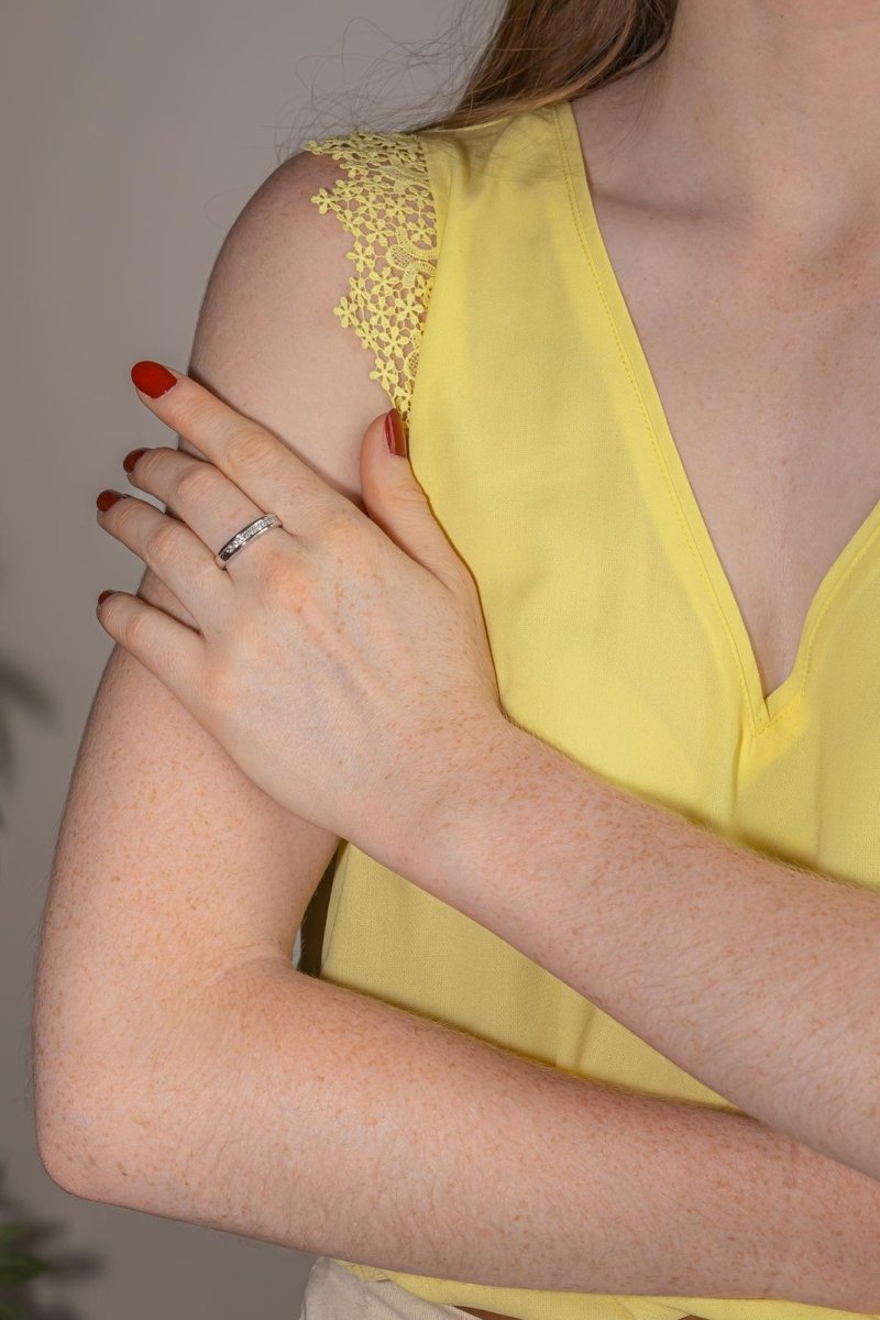 Bague Demi - alliance Or blanc Diamant - Castafiore