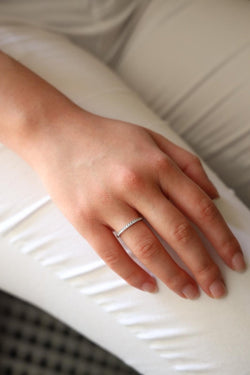 Bague Demi alliance Or blanc Diamant - Castafiore