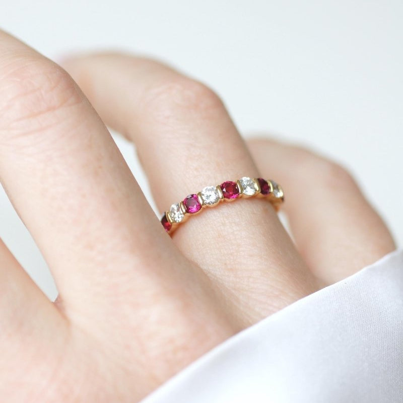 Bague Demi Alliance Rubis et Diamants sur Or jaune - Castafiore