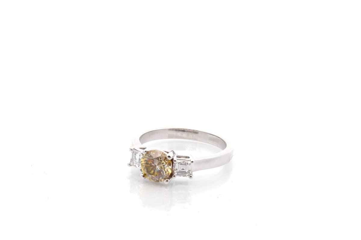 Ring diamond fancy yellow 1.04cts