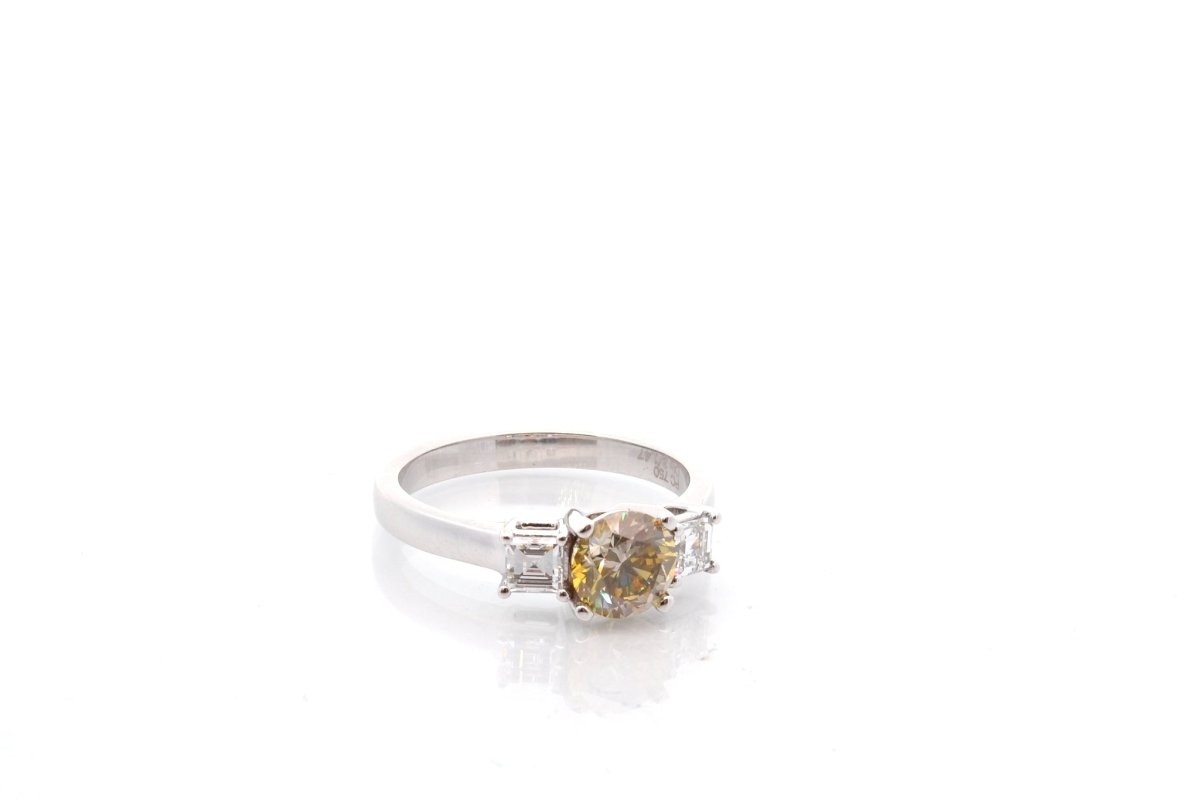 Ring diamond fancy yellow 1.04cts