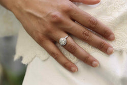 Bague diamant entourage vintage en platine - Castafiore