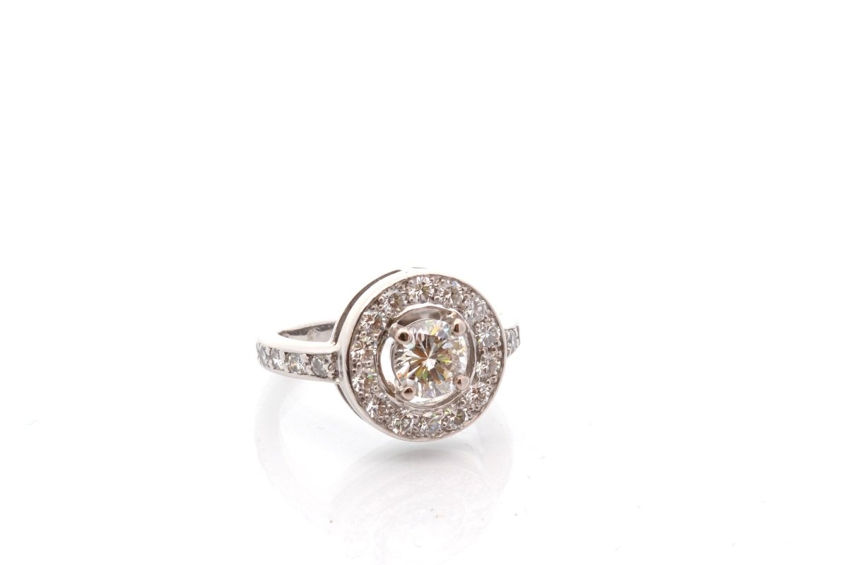 Ring diamonds at paltinium