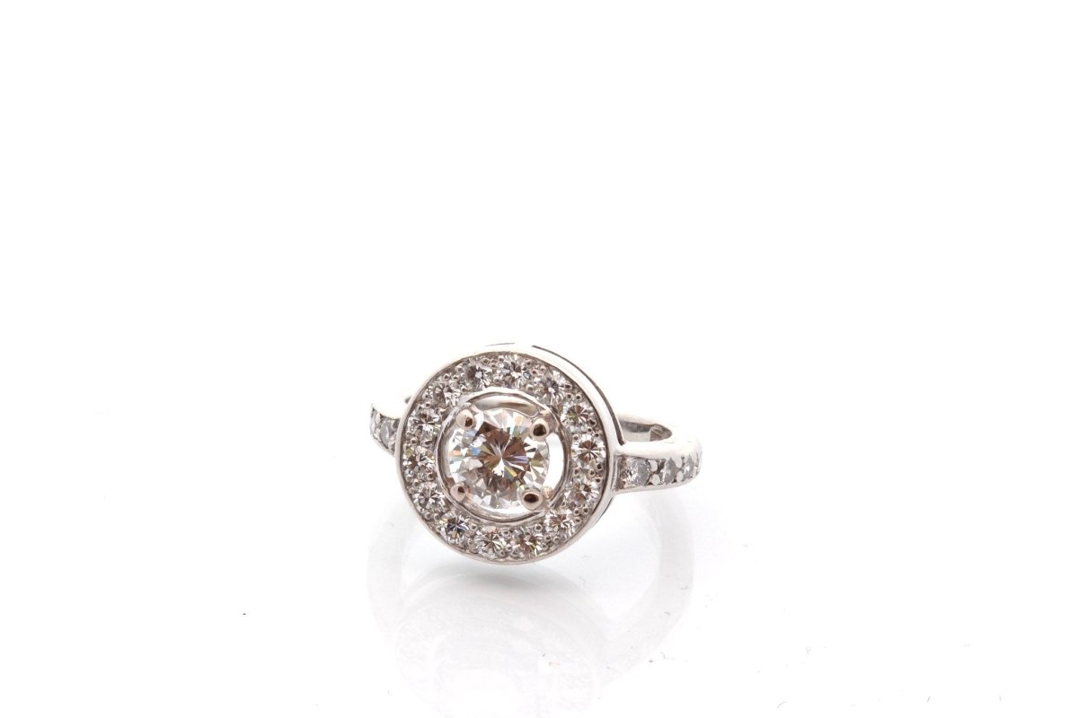 Ring diamonds at paltinium