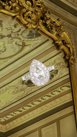 Bague Diamants Poire 1.90 Carats Platine Or Gris 18 Carats - Castafiore