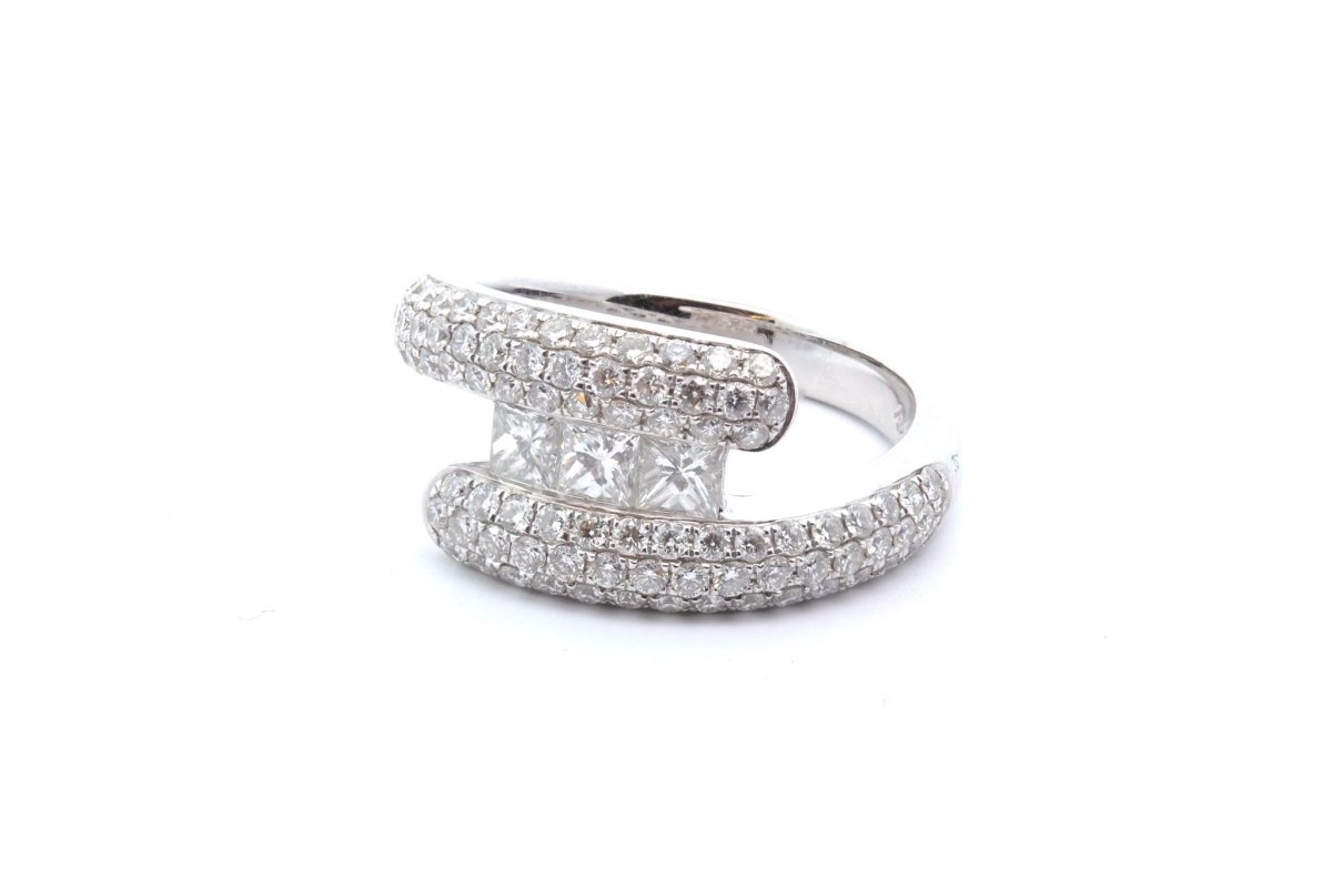 Bague diamants princesse et diamants taille brillant - Castafiore