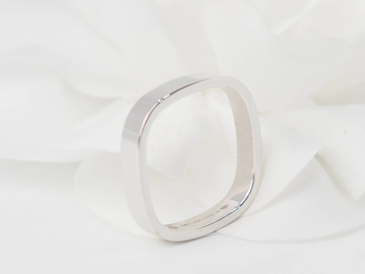 Bague Dinh Van carrée en or blanc - Castafiore