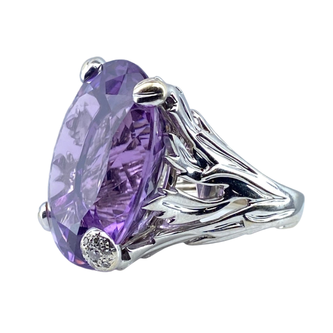 Bague DIOR en or 18 carats, grand modèle MISS DIOR, améthyste et diamants - Castafiore