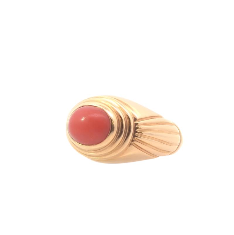 Bague d'occasion signée Boucheron corail ovale en or - Castafiore