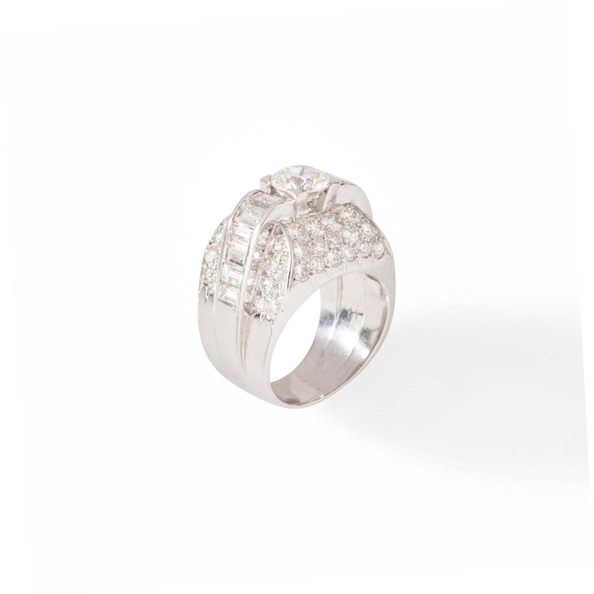 Bague Dôme carré en platine et diamants - Castafiore