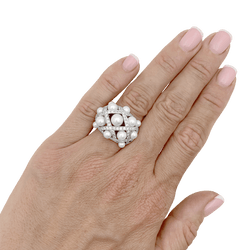 Bague Dôme CHANEL "Baroque" en or blanc, perles et diamants - Castafiore