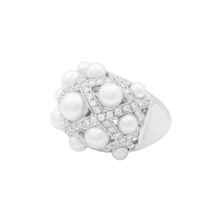 Bague Dôme CHANEL "Baroque" en or blanc, perles et diamants - Castafiore