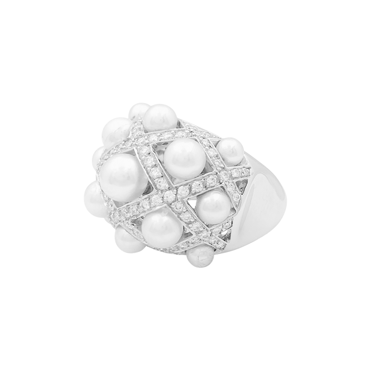 Bague Dôme CHANEL "Baroque" en or blanc, perles et diamants - Castafiore