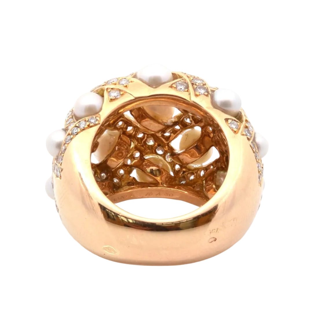 Bague Dôme CHANEL en or jaune, perles et diamants - Castafiore