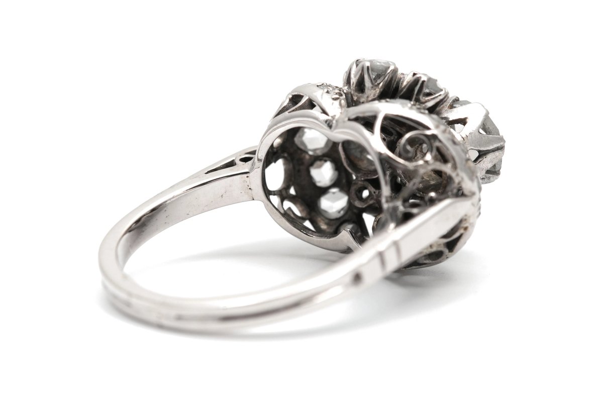 Bague Dôme en or blanc et diamants - Castafiore