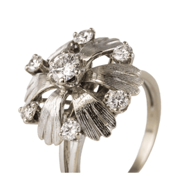 Bague Dôme en or blanc et diamants - Castafiore