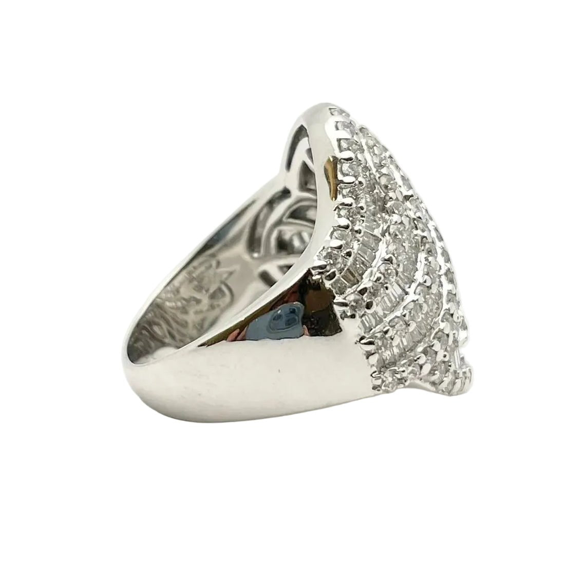 Bague Dôme en or blanc et diamants - Castafiore