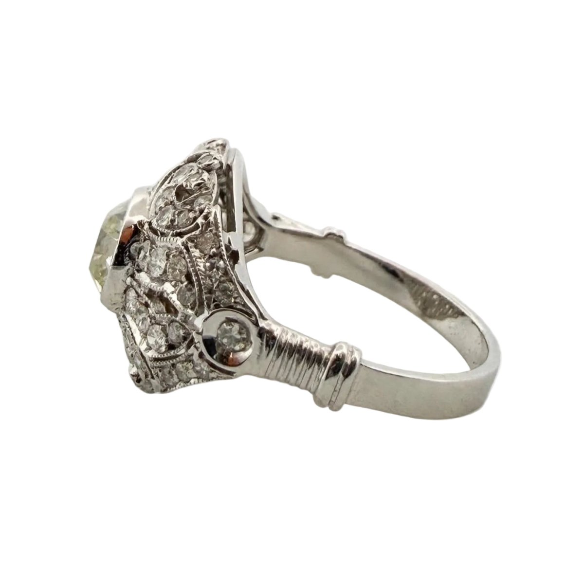 Bague Dôme en or blanc et diamants - Castafiore