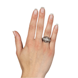 Bague Dôme en or blanc et diamants - Castafiore