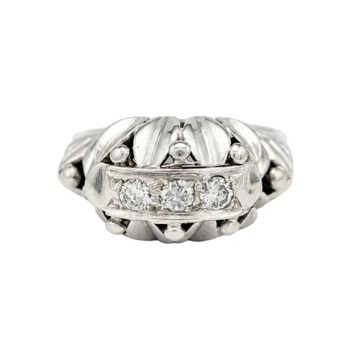 Bague Dôme en or blanc et diamants - Castafiore