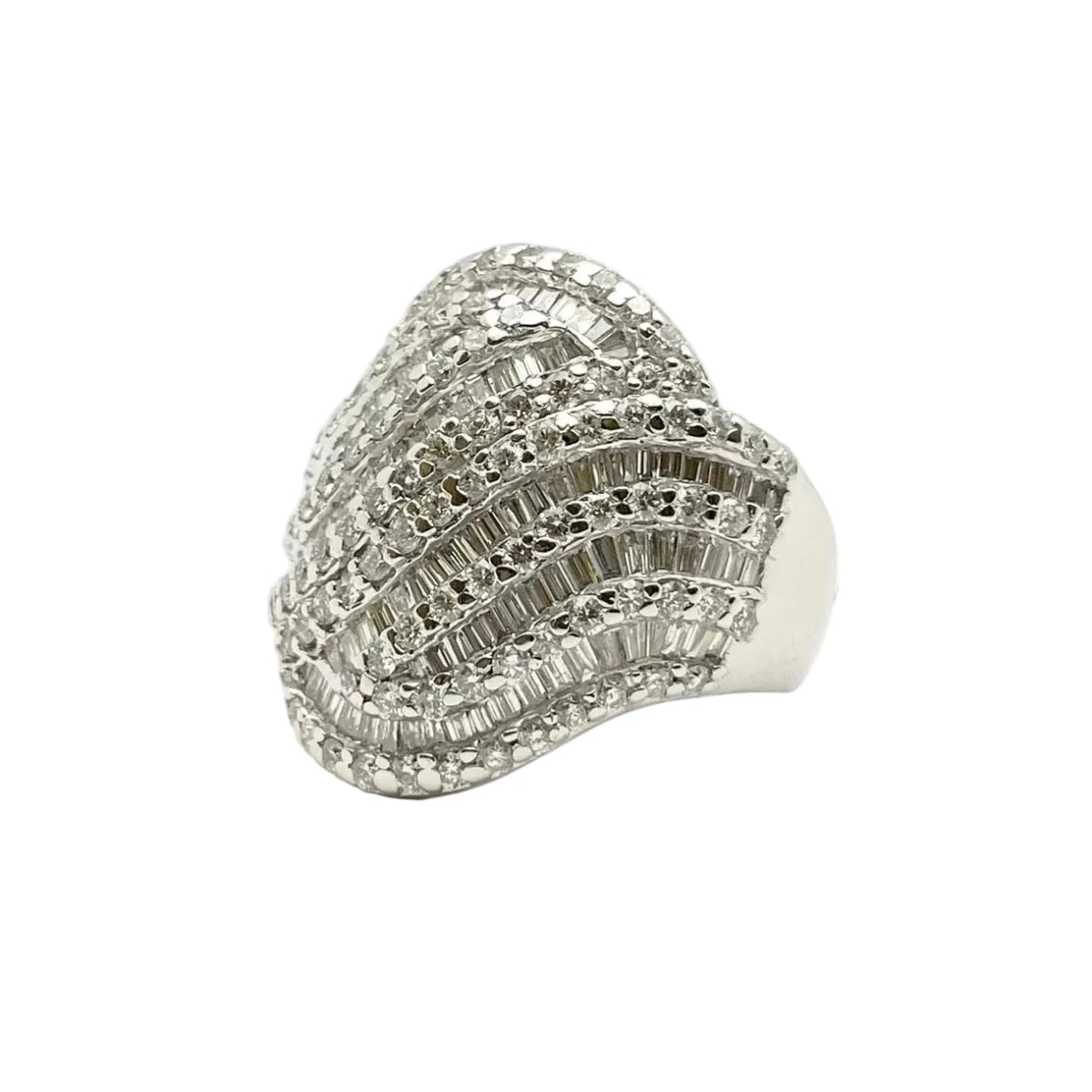 Bague Dôme en or blanc et diamants - Castafiore