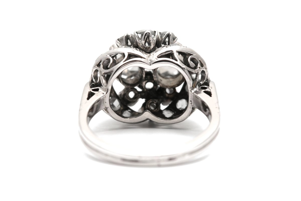 Bague Dôme en or blanc et diamants - Castafiore