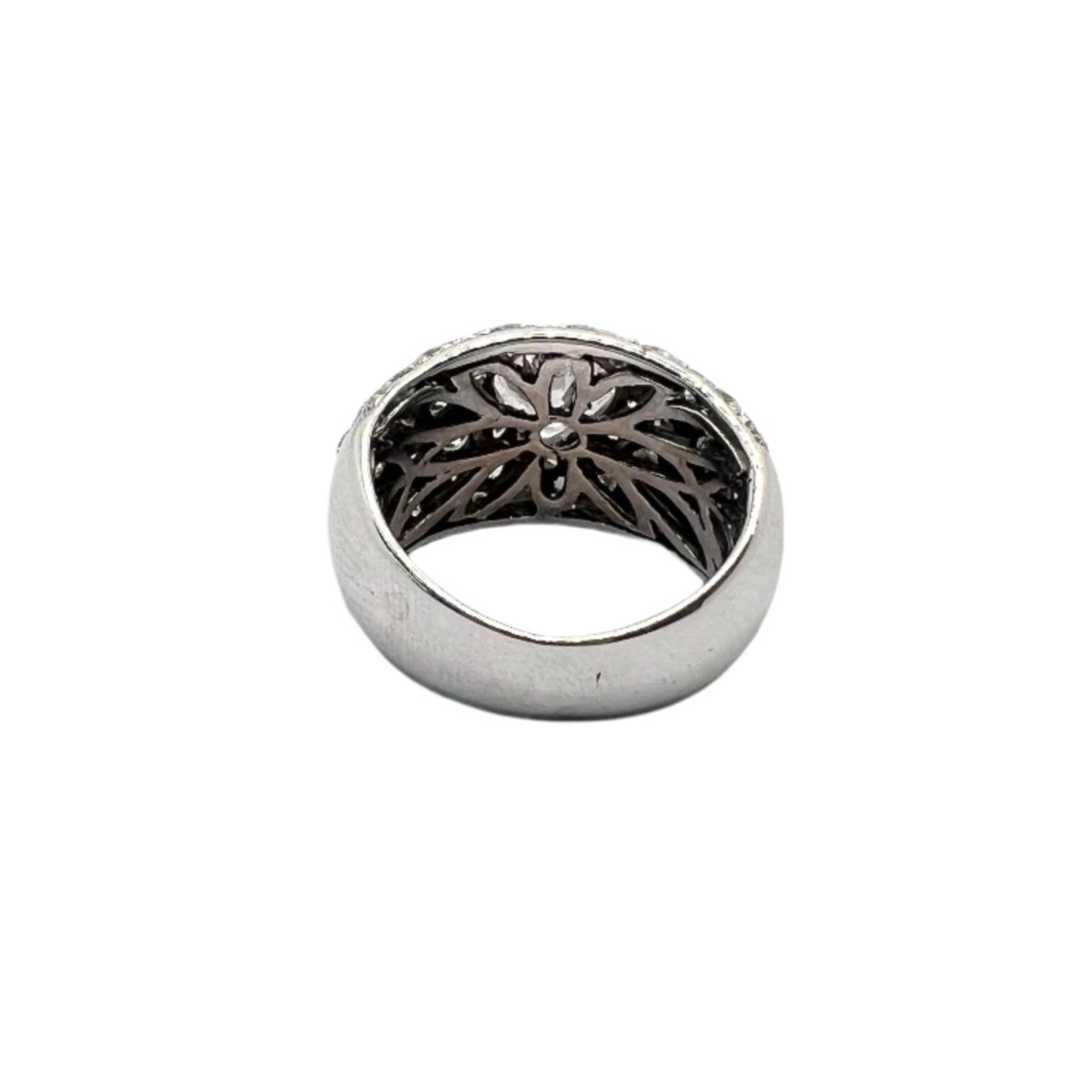 Bague Dôme en or blanc et diamants - Castafiore