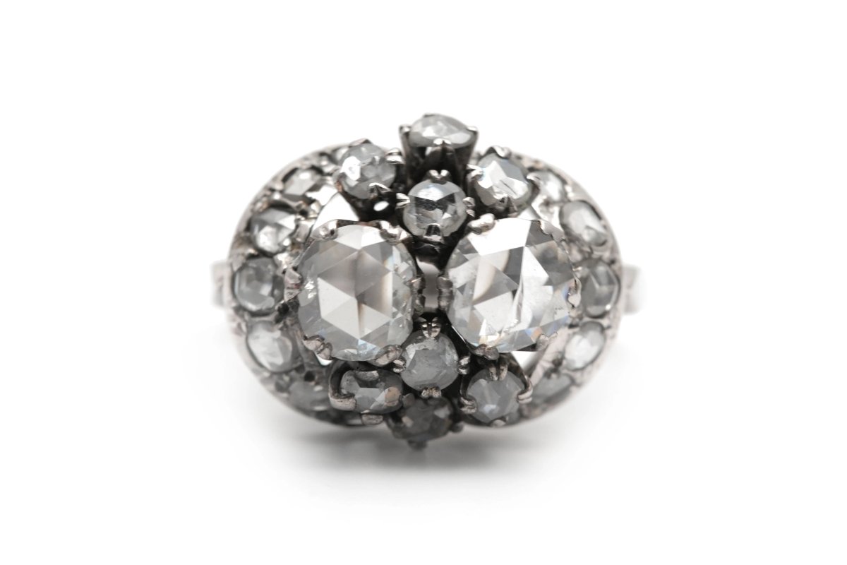 Bague Dôme en or blanc et diamants - Castafiore