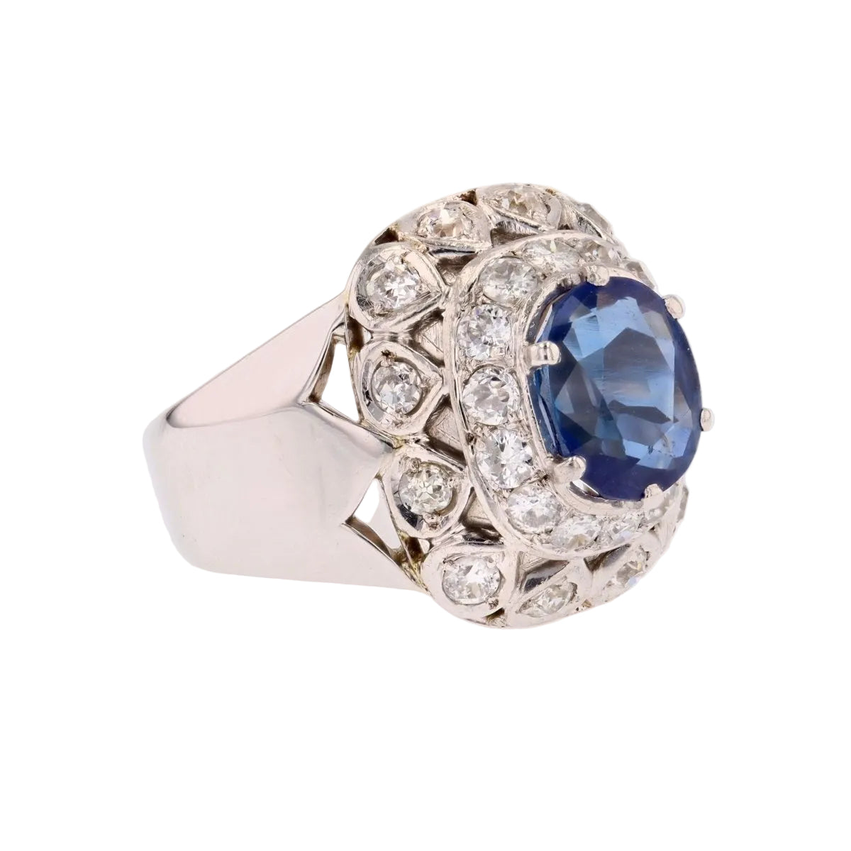 Bague dôme en or blanc et platine saphir et diamants - Castafiore